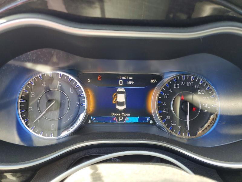 1C3CCCCB3FN745148 2015 CHRYSLER 200 photo no. 9