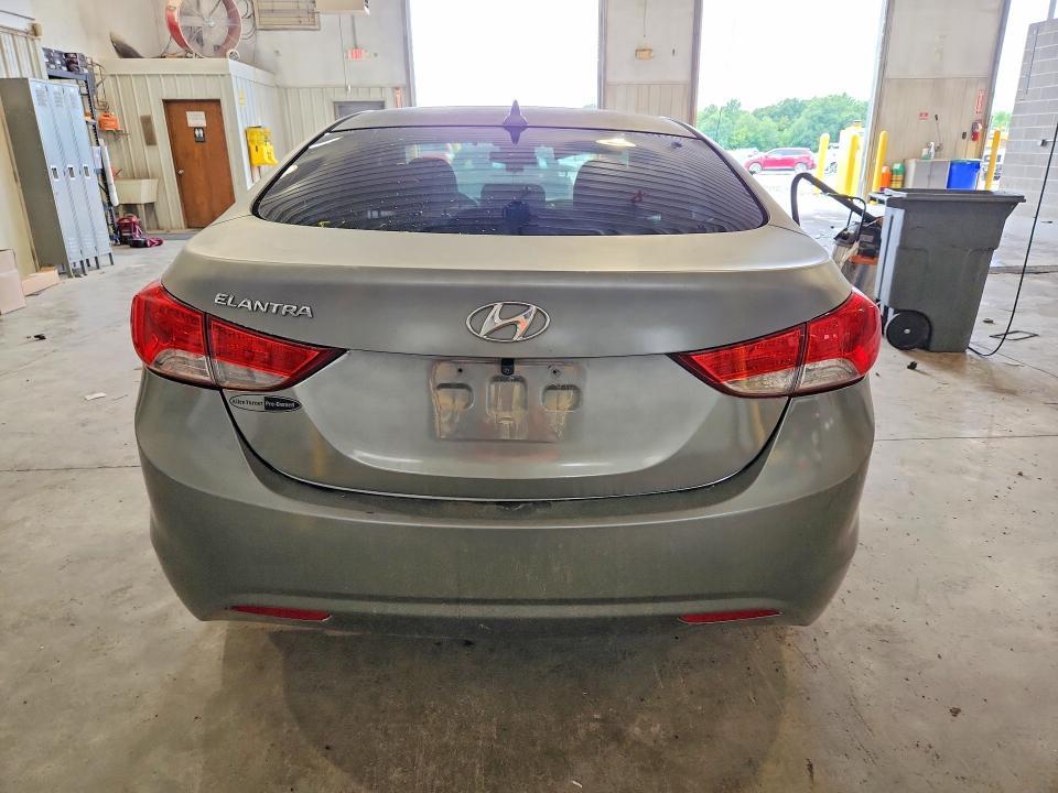 2013 HYUNDAI ELANTRA GLS — Фото 6 из 12