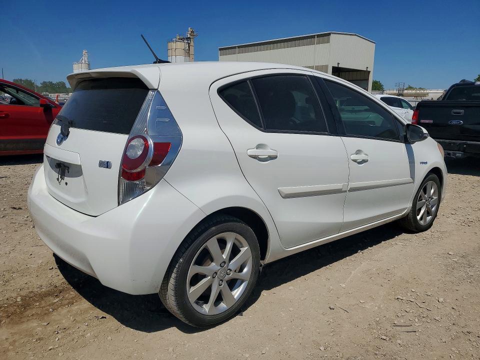 2013 TOYOTA PRIUS C FOUR — Фото 3 из 12