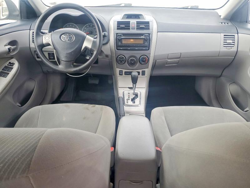 2T1BU4EE0CC826236 2012 TOYOTA COROLLA photo no. 8