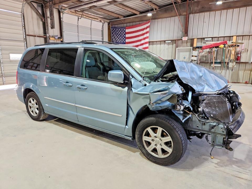 2010 CHRYSLER TOWN & COUNTRY — Фото 4 из 13