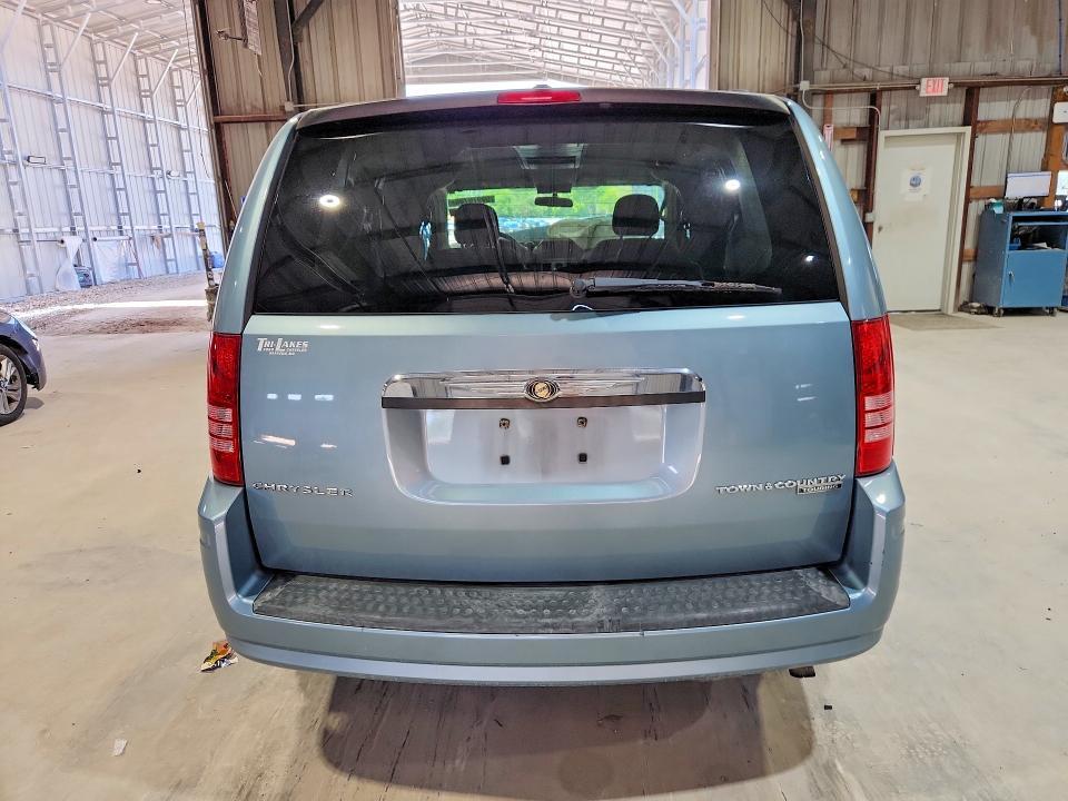 2010 CHRYSLER TOWN & COUNTRY — Фото 6 из 13