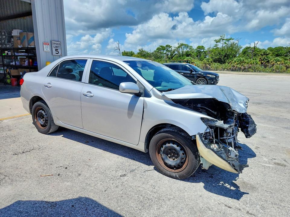 2T1BU4EE0AC403167 2010 TOYOTA COROLLA photo no. 4