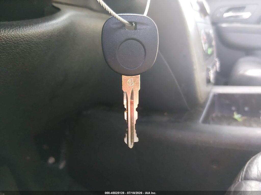 3GNVKFE09AG266519 2010 CHEVROLET AVALANCHE 1500 photo no. 11