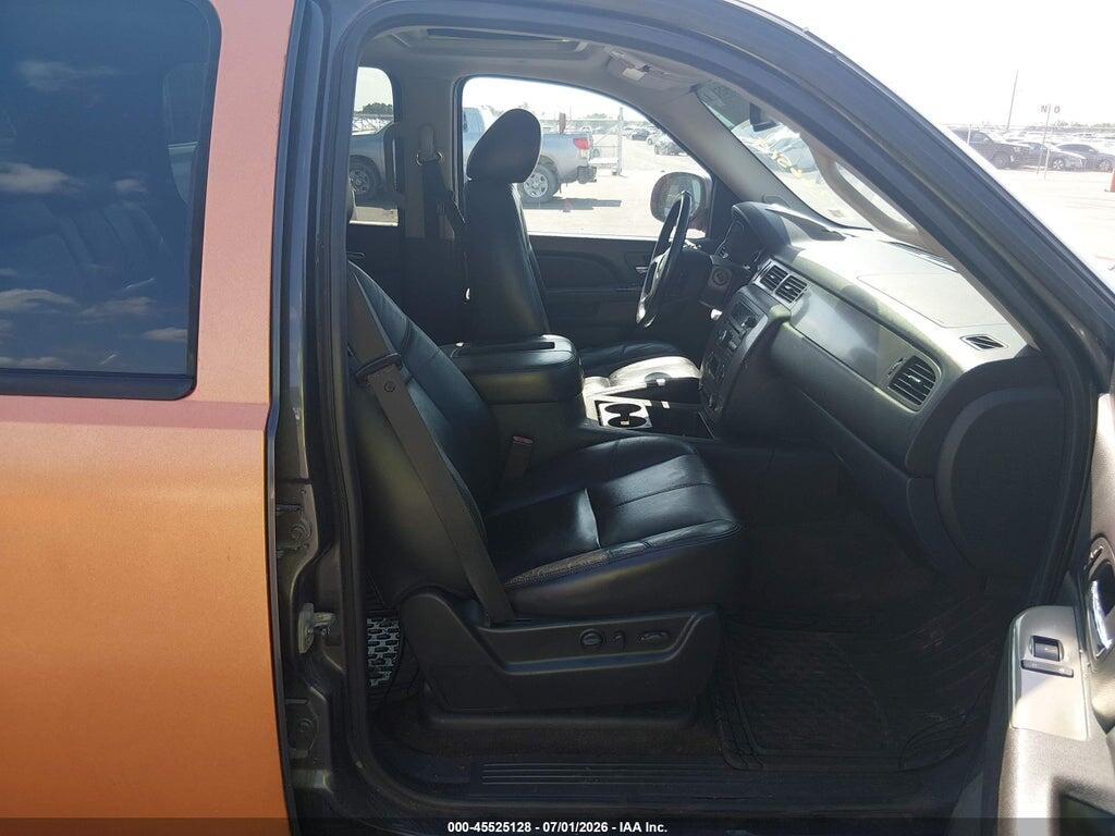 3GNVKFE09AG266519 2010 CHEVROLET AVALANCHE 1500 photo no. 5