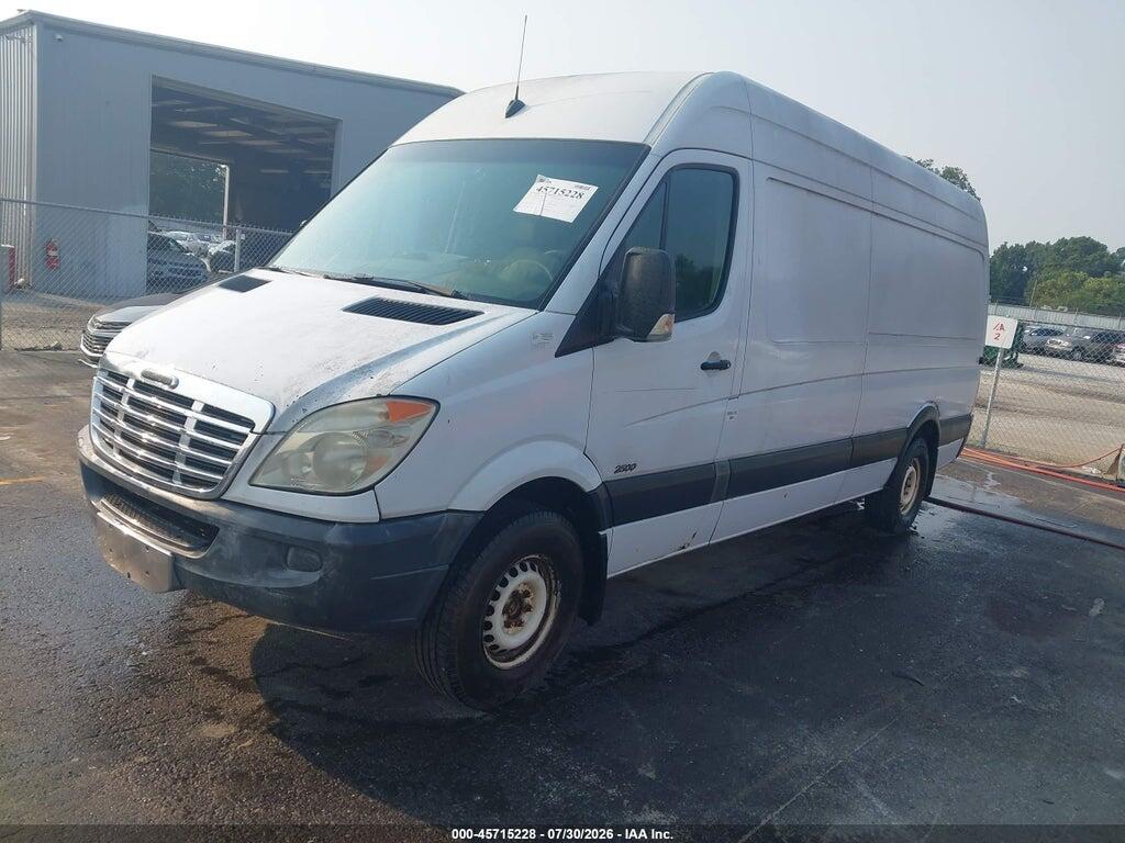 WDYPE8CC1A5452519 2010 FREIGHTLINER SPRINTER 2500 photo no. 2