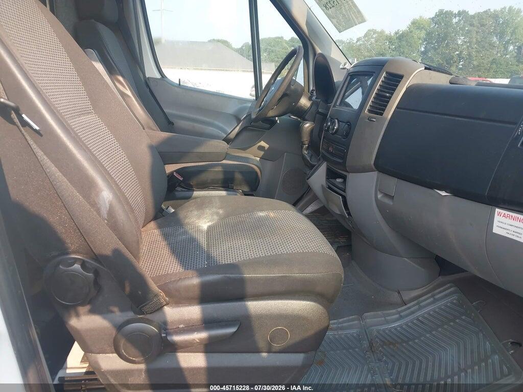 WDYPE8CC1A5452519 2010 FREIGHTLINER SPRINTER 2500 photo no. 5