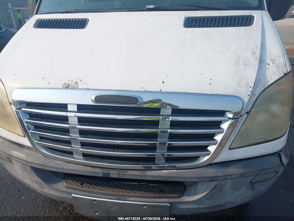 WDYPE8CC1A5452519 2010 FREIGHTLINER SPRINTER 2500 photo no. 6