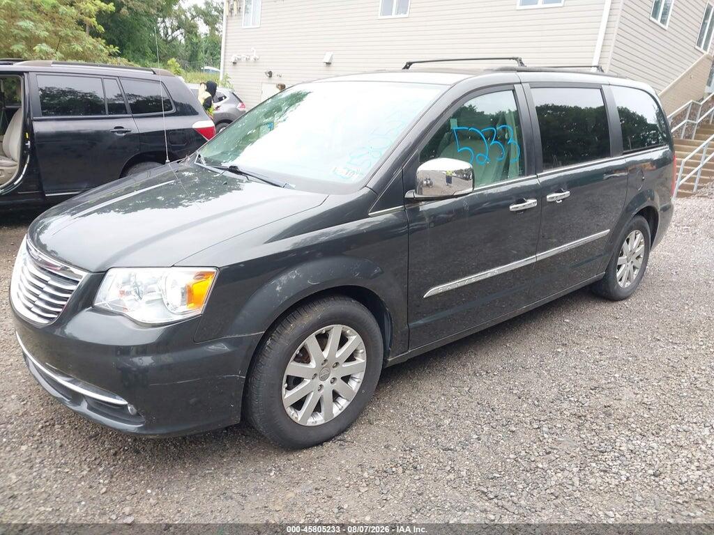 2A4RR8DG0BR760158 2011 CHRYSLER TOWN & COUNTRY photo no. 2