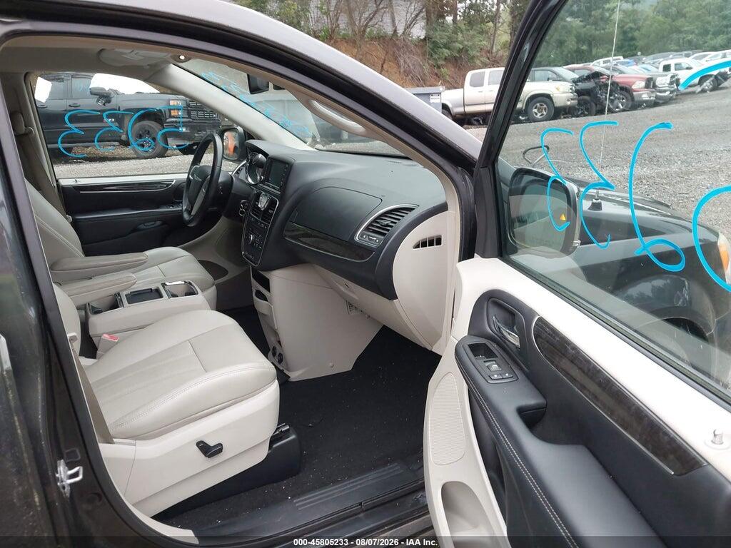 2A4RR8DG0BR760158 2011 CHRYSLER TOWN & COUNTRY photo no. 5