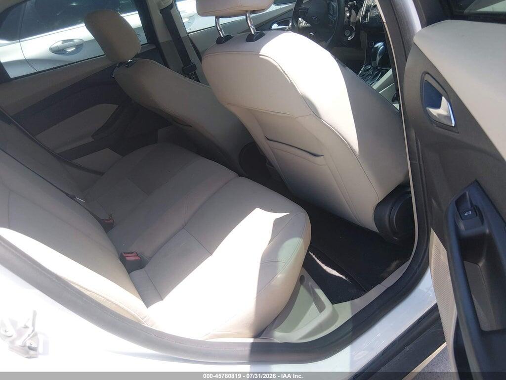 1FADP3K24FL271069 2015 FORD FOCUS photo no. 8