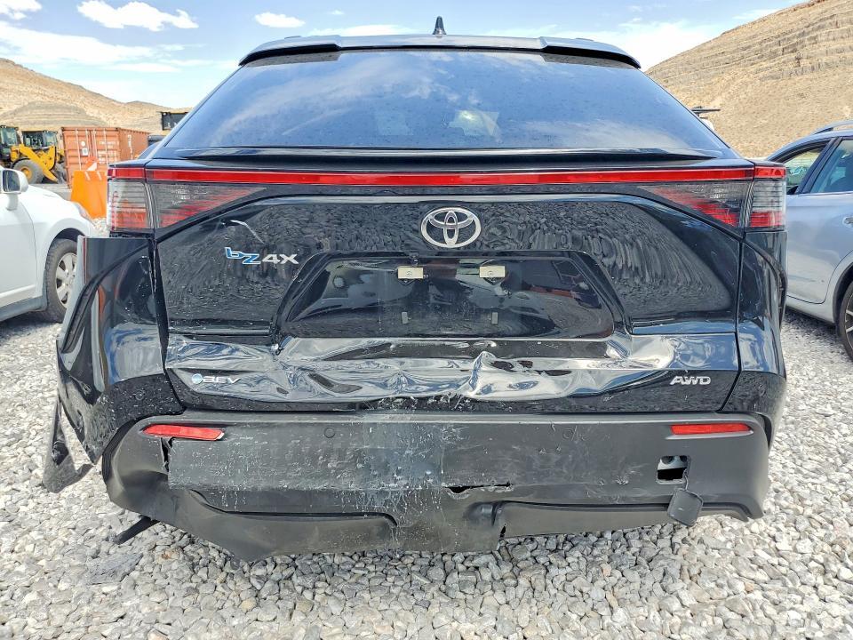 2024 TOYOTA BZ4X XLE — Фото 6 из 13