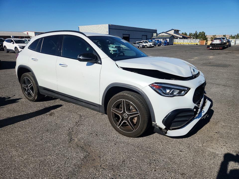 2022 MERCEDES-BENZ GLA 250 — Фото 4 из 12