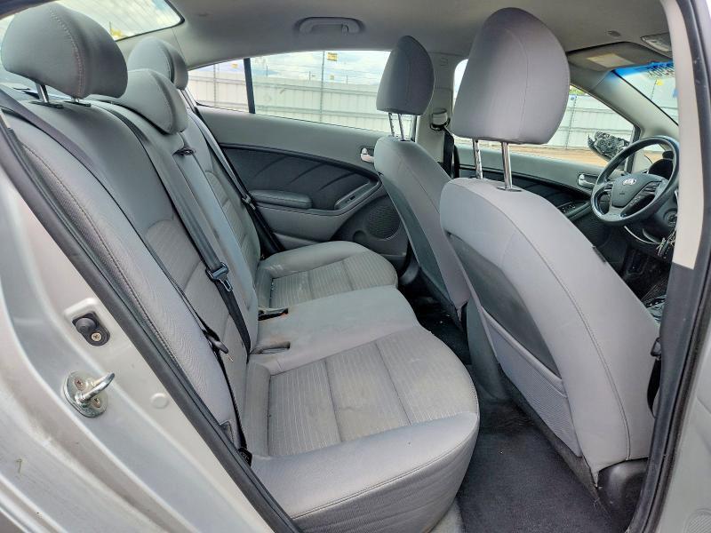 2018 KIA FORTE LX — Фото 10 из 12