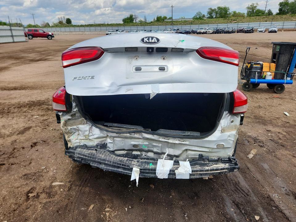 2018 KIA FORTE LX — Фото 6 из 12