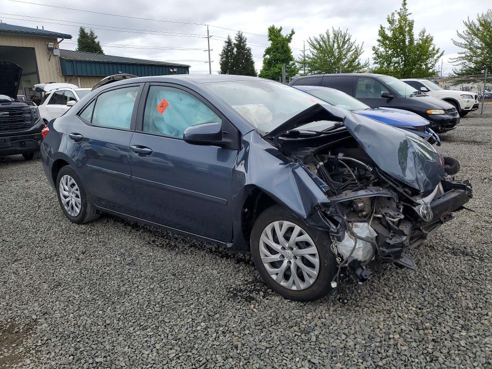 2T1BURHE2JC005600 2018 TOYOTA COROLLA photo no. 4