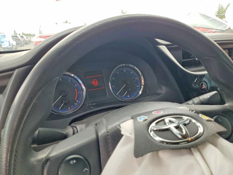 2T1BURHE2JC005600 2018 TOYOTA COROLLA photo no. 9
