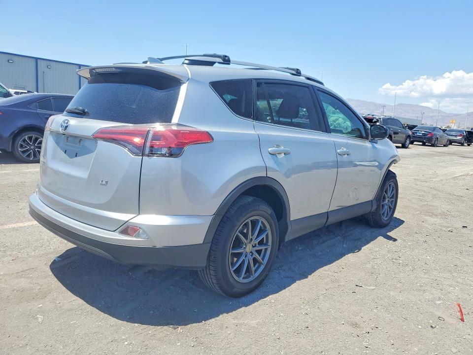 2018 TOYOTA RAV4 LE — Фото 3 из 14