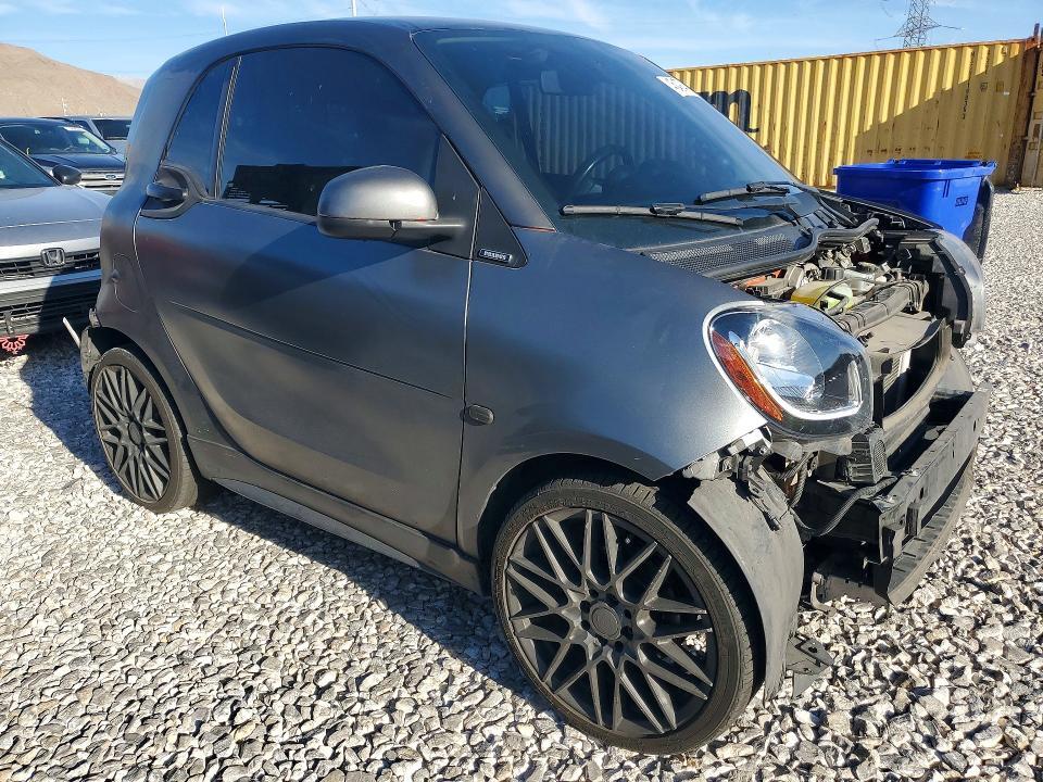 2017 SMART FORTWO — Фото 4 из 13
