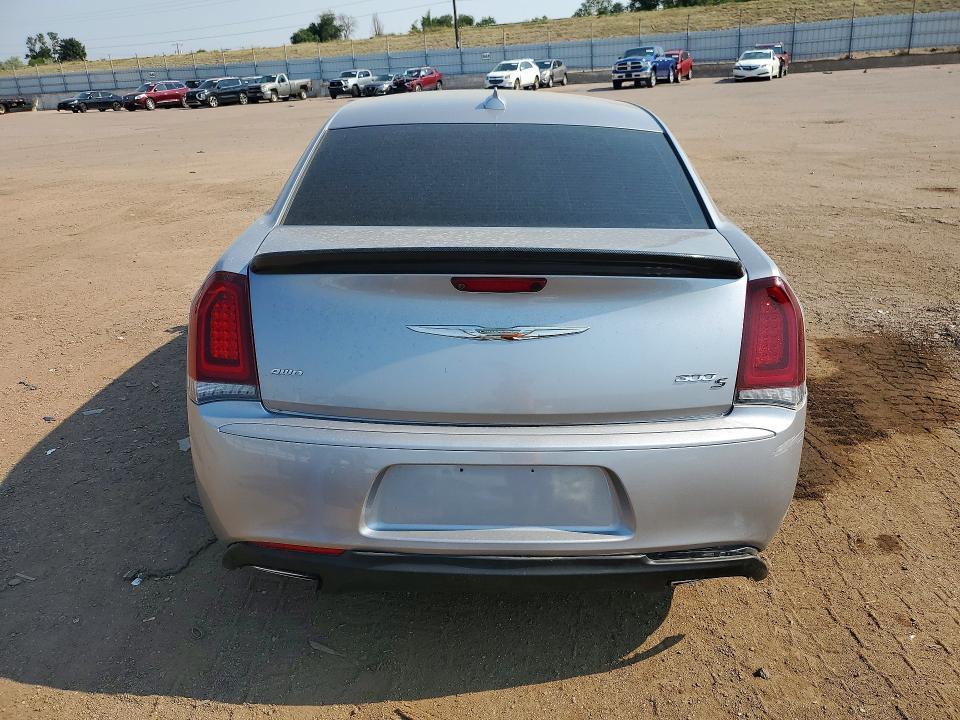 2016 CHRYSLER 300 S — Фото 6 из 12