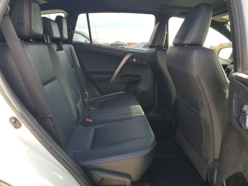 2016 TOYOTA RAV4 SE — Фото 11 из 13