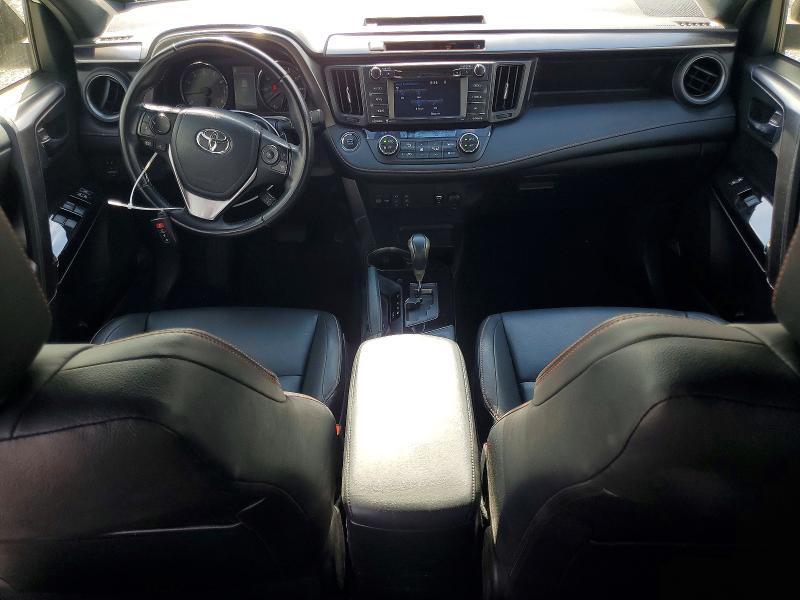2016 TOYOTA RAV4 SE — Фото 8 из 13