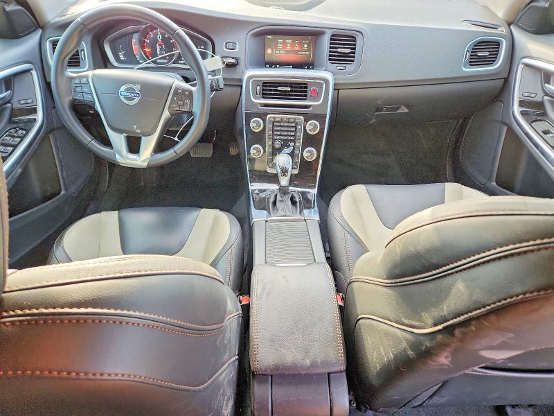 2016 VOLVO S60 CROSS COUNTRY T5 — Фото 8 из 13