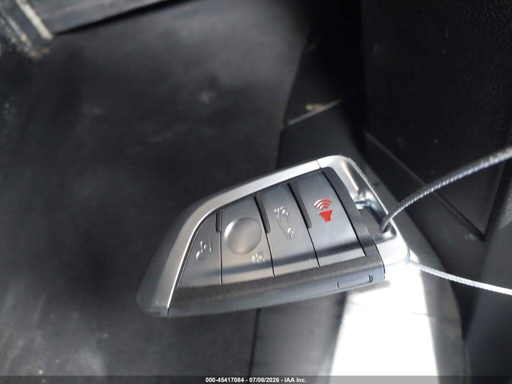 WBA8E1G51JNU92437 2018 BMW 320I photo no. 11