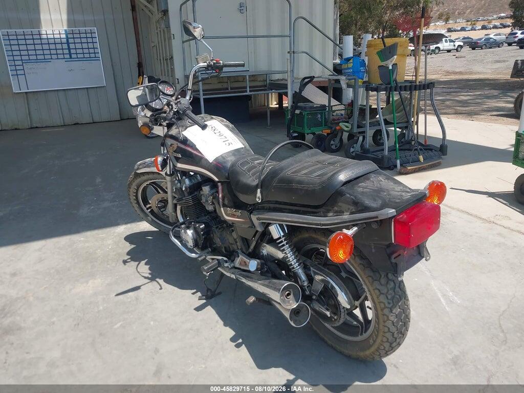 JH2RC0126CM007084 1982 HONDA CB750 photo no. 3