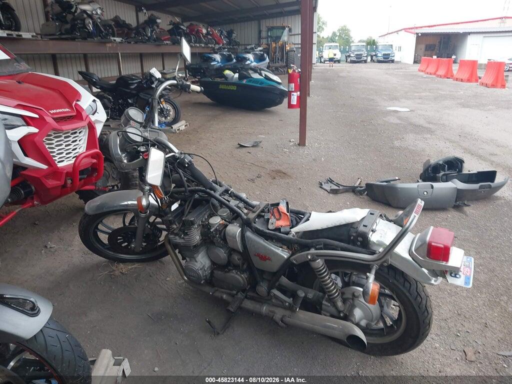 JYA5N800XCA019008 1982 YAMAHA XJ650 photo no. 3