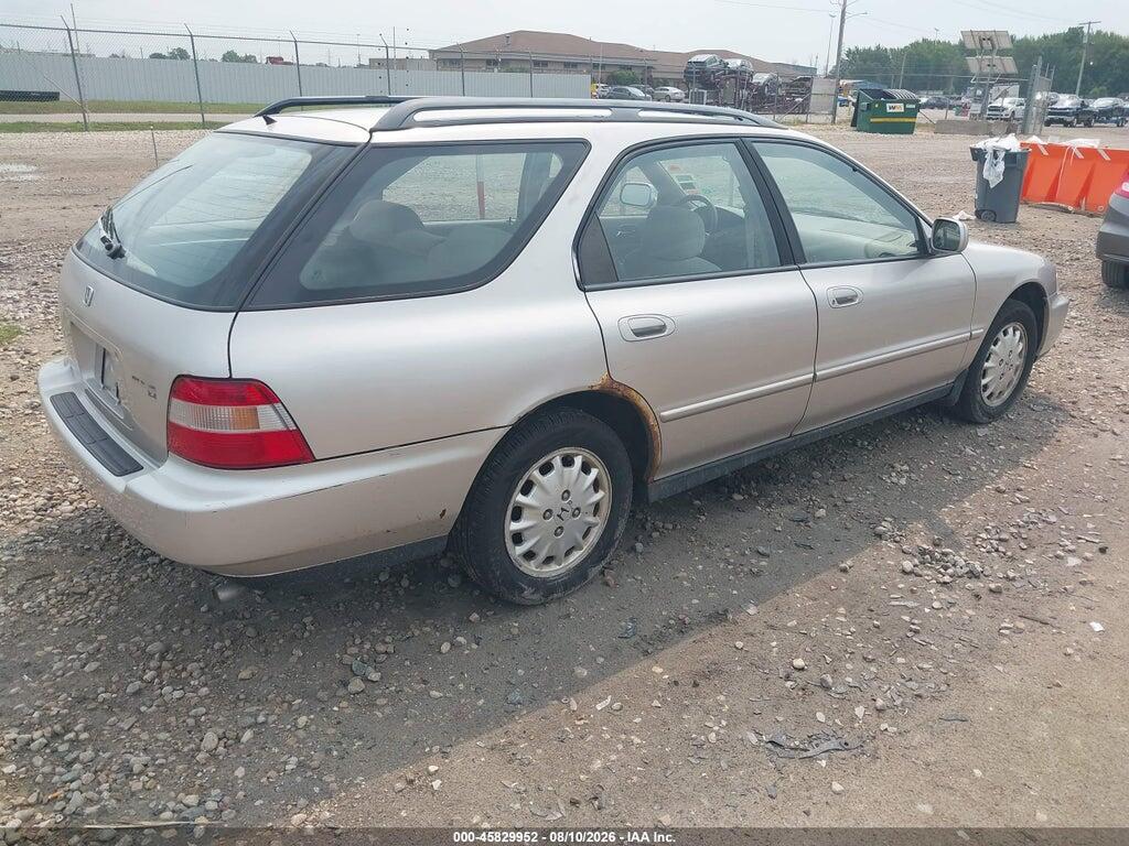 1HGCE1899VA009595 1997 HONDA ACCORD photo no. 4