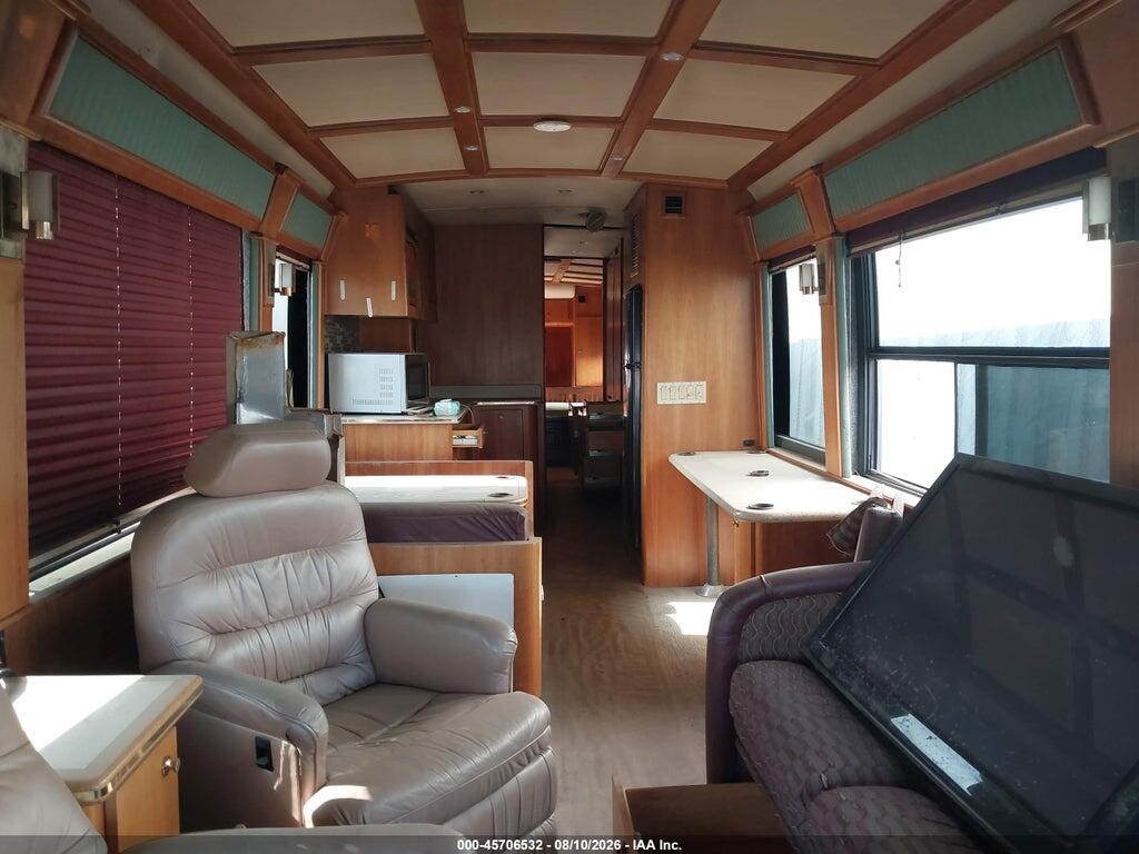 1M8TRMYA5WP060011 1998 MOTOR COACH INDUSTRIES TRANSIT BUS photo no. 8