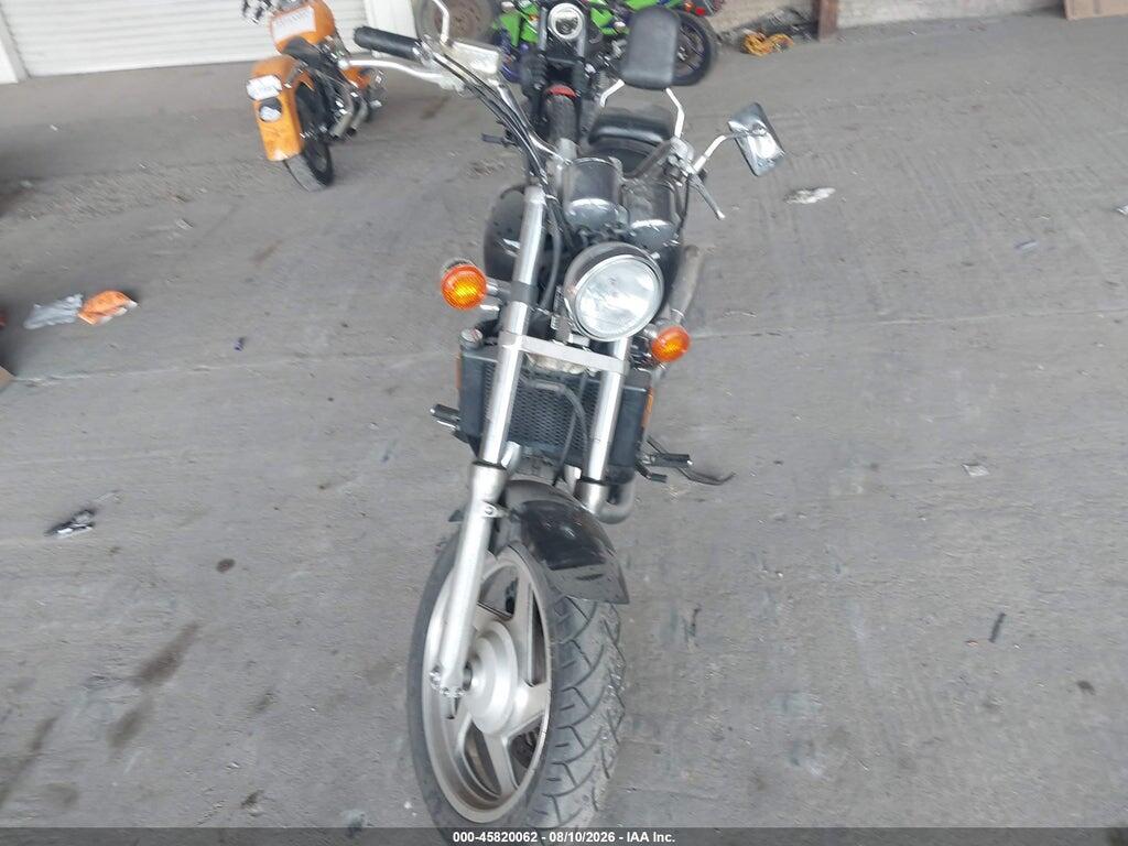 JH2RC4333YM500032 2000 HONDA VF750 photo no. 5