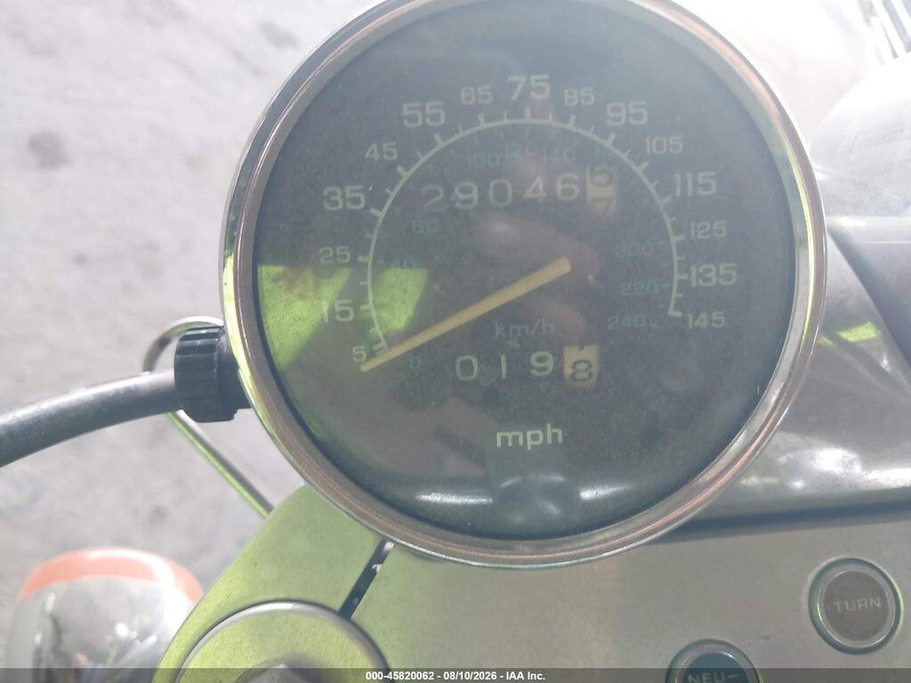 JH2RC4333YM500032 2000 HONDA VF750 photo no. 7