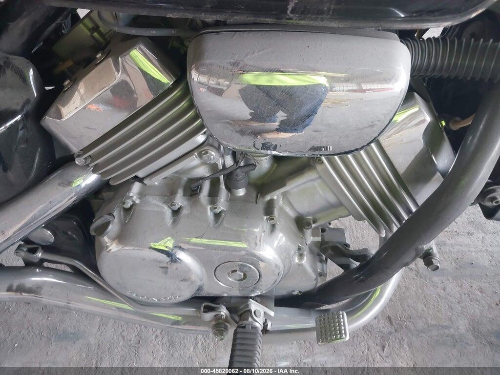 JH2RC4333YM500032 2000 HONDA VF750 photo no. 8