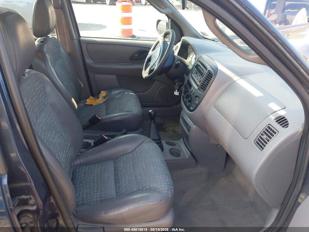 1FMYU02B32KC09905 2002 FORD ESCAPE photo no. 5