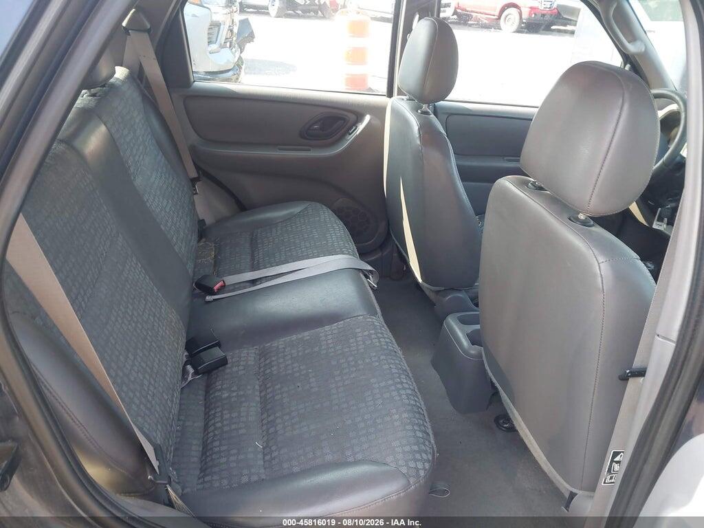 1FMYU02B32KC09905 2002 FORD ESCAPE photo no. 8