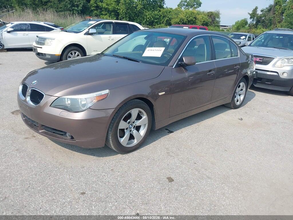 WBANA73594B800581 2004 BMW 530I photo no. 2