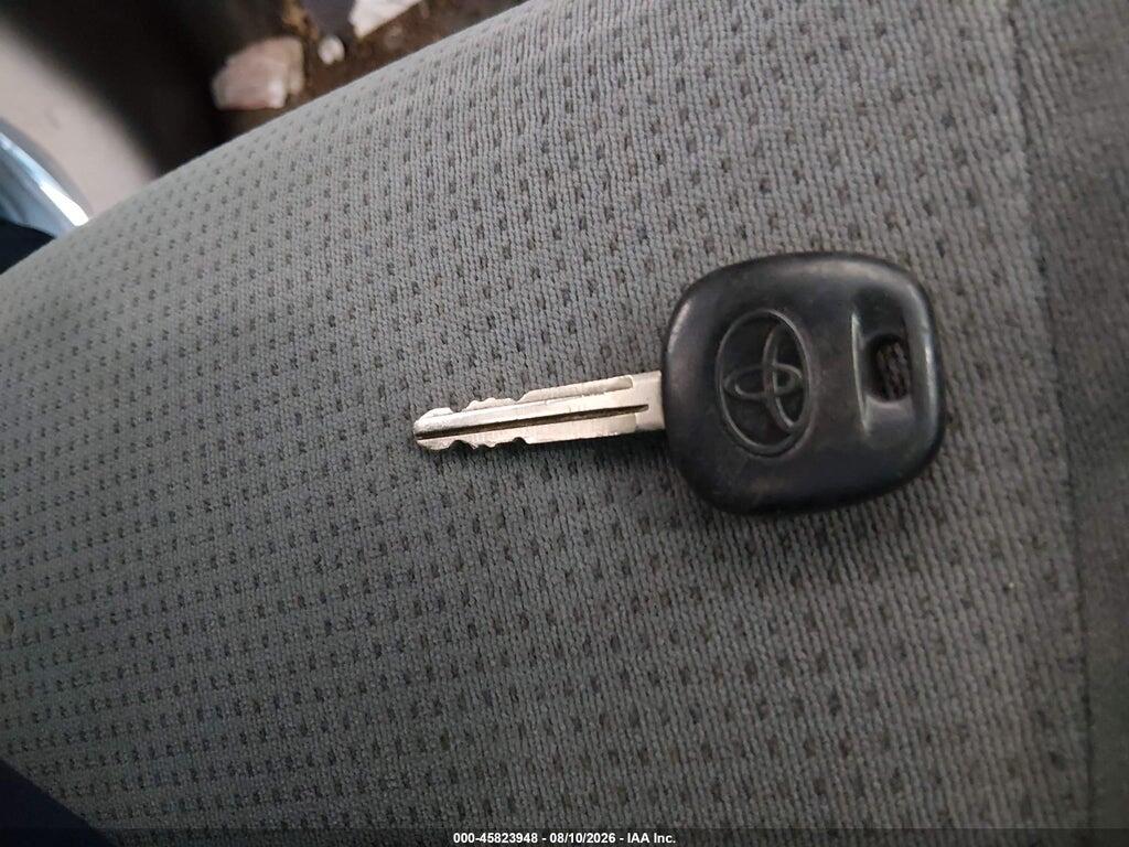 5TDZA23C94S175565 2004 TOYOTA SIENNA photo no. 11