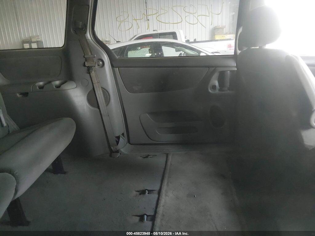 5TDZA23C94S175565 2004 TOYOTA SIENNA photo no. 8