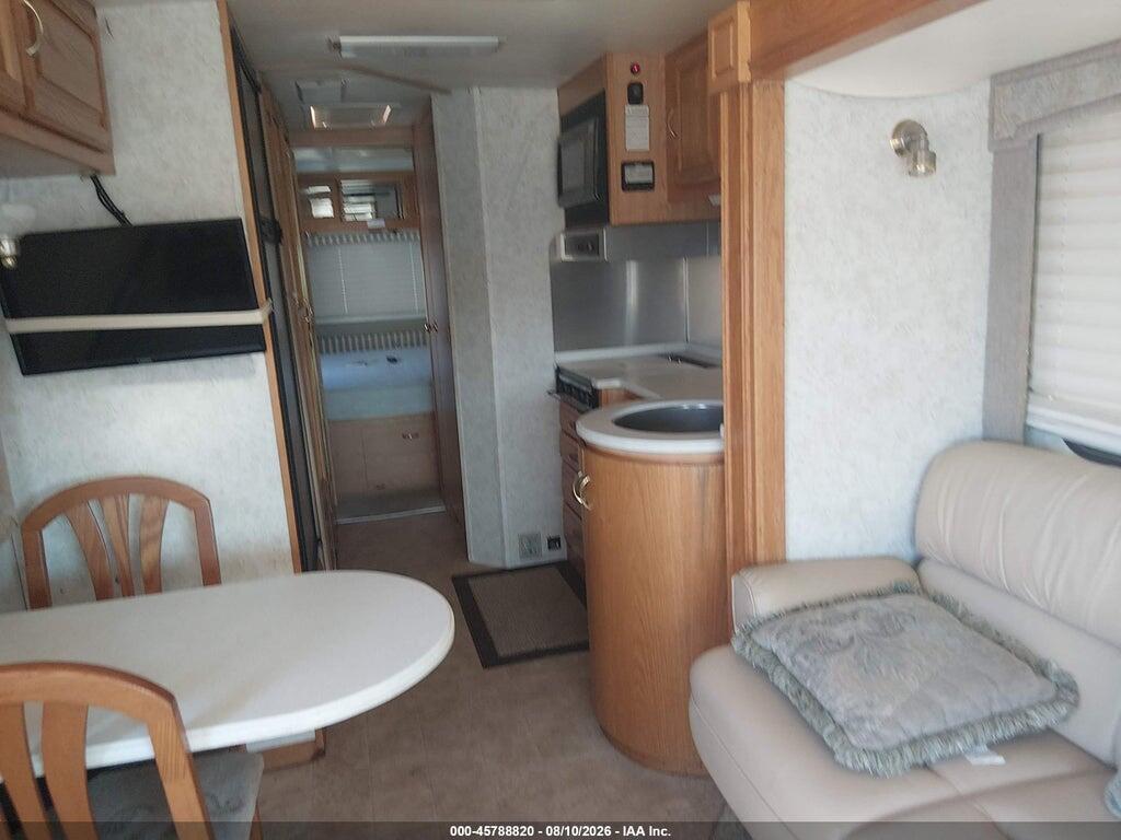 5B4LP57G843376626 2004 WORKHORSE CUSTOM CHASSIS MOTORHOME CHASSIS photo no. 8