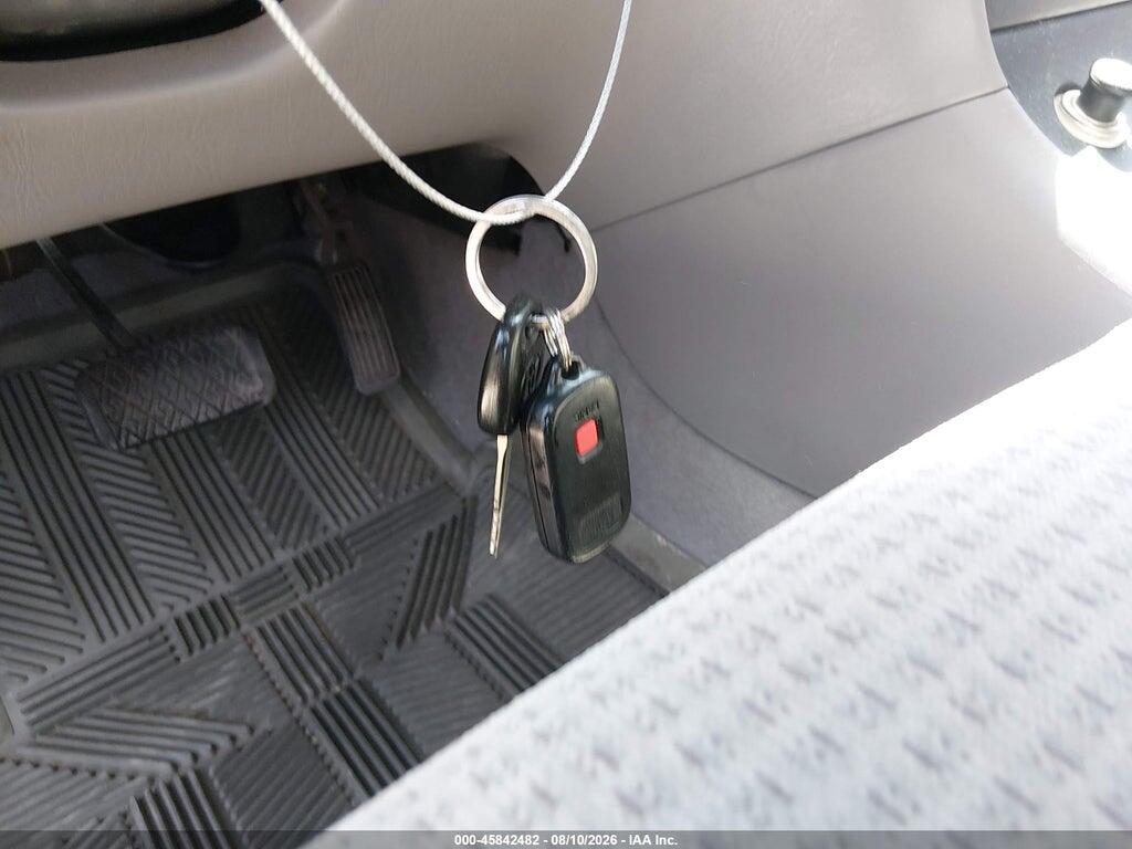 2T1BR32EX5C857139 2005 TOYOTA COROLLA photo no. 11
