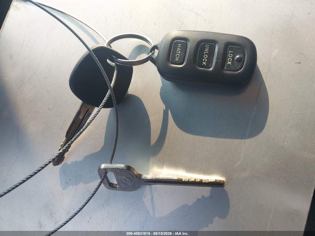 2T1KR32E75C367130 2005 TOYOTA MATRIX photo no. 11