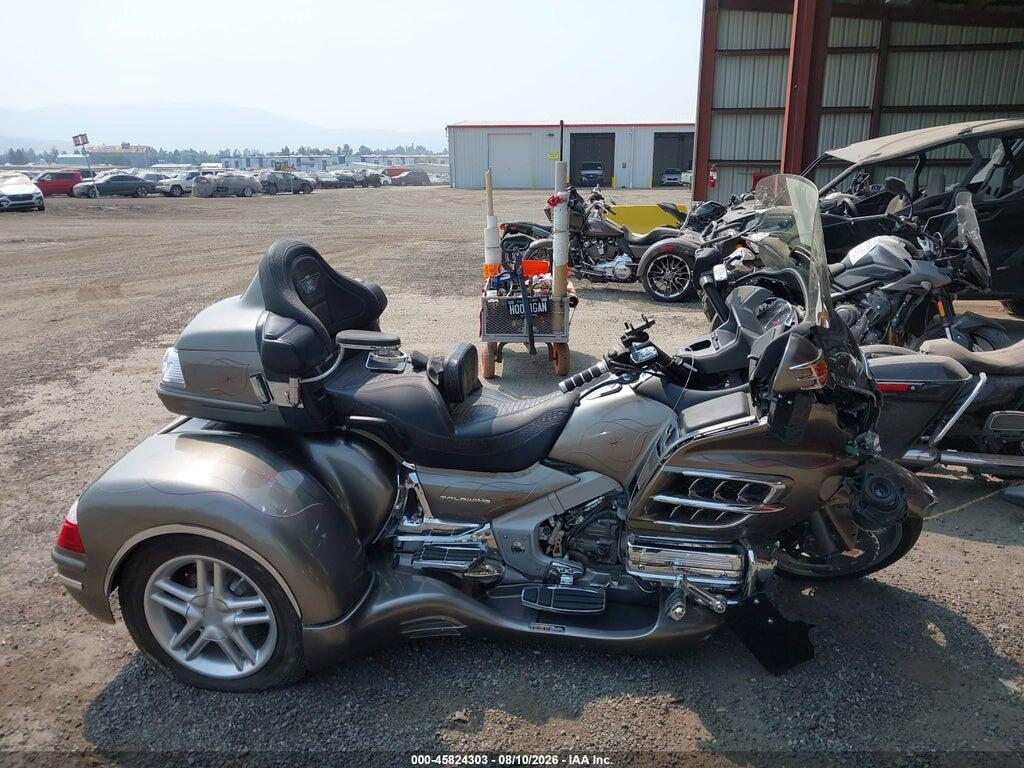 1HFSC47F66A501548 2006 HONDA GL1800 photo no. 12