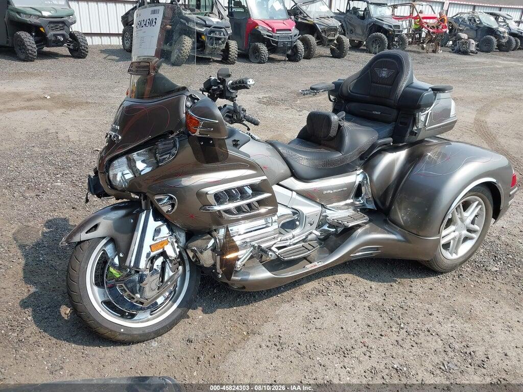 1HFSC47F66A501548 2006 HONDA GL1800 photo no. 2