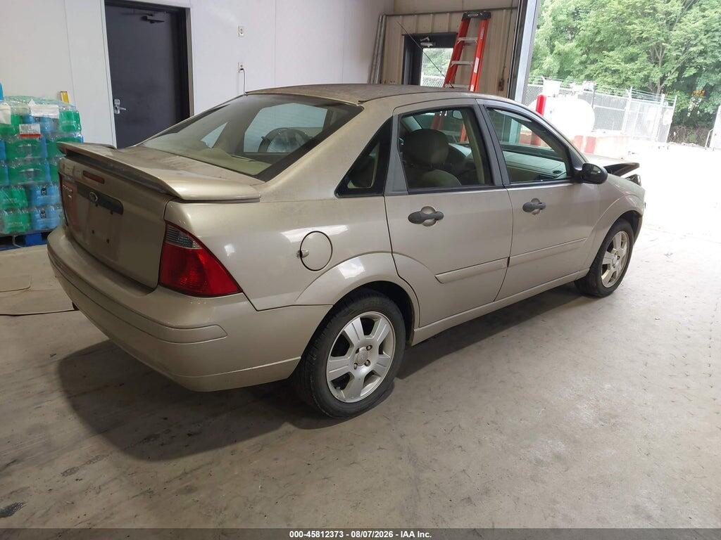 1FAFP34NX7W312062 2007 FORD FOCUS photo no. 4