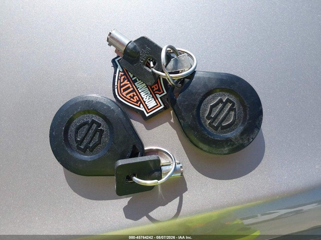 1HD1FC4127Y705741 2007 HARLEY-DAVIDSON FLHTCUI photo no. 11