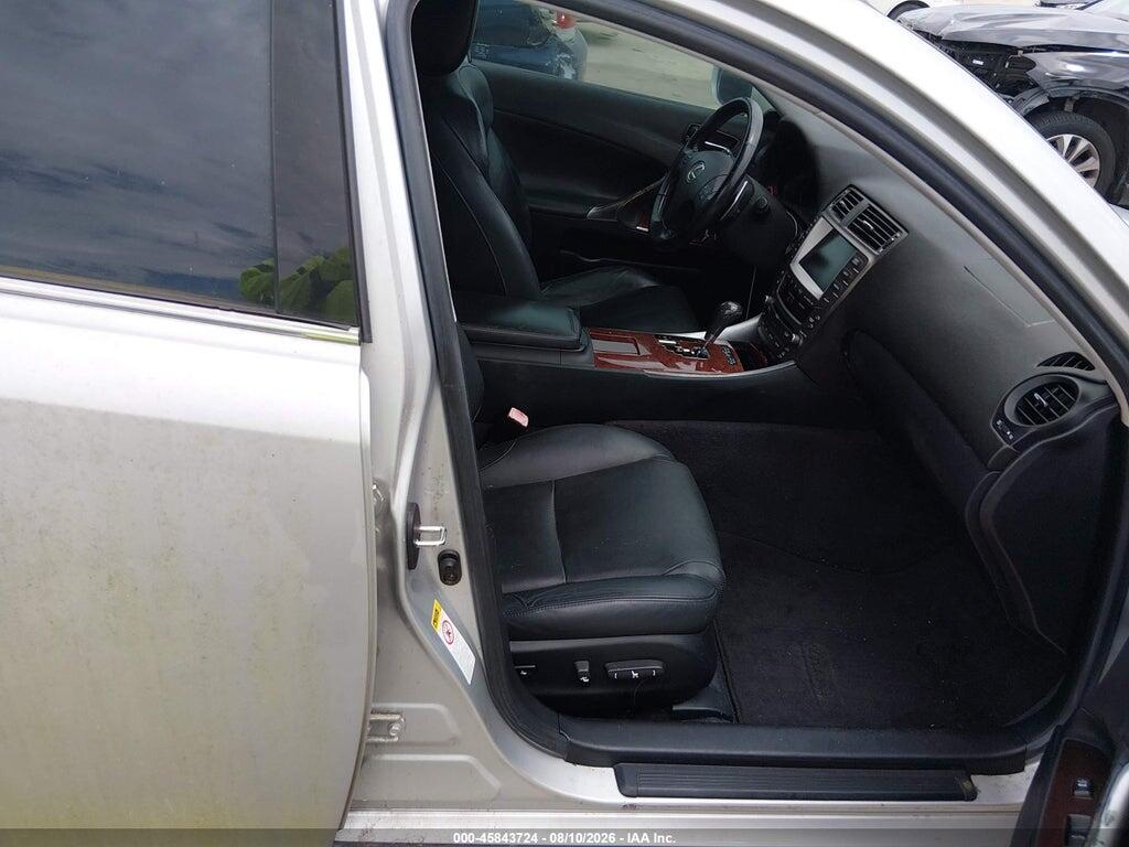 JTHBE262X85021028 2008 LEXUS IS 350 photo no. 5