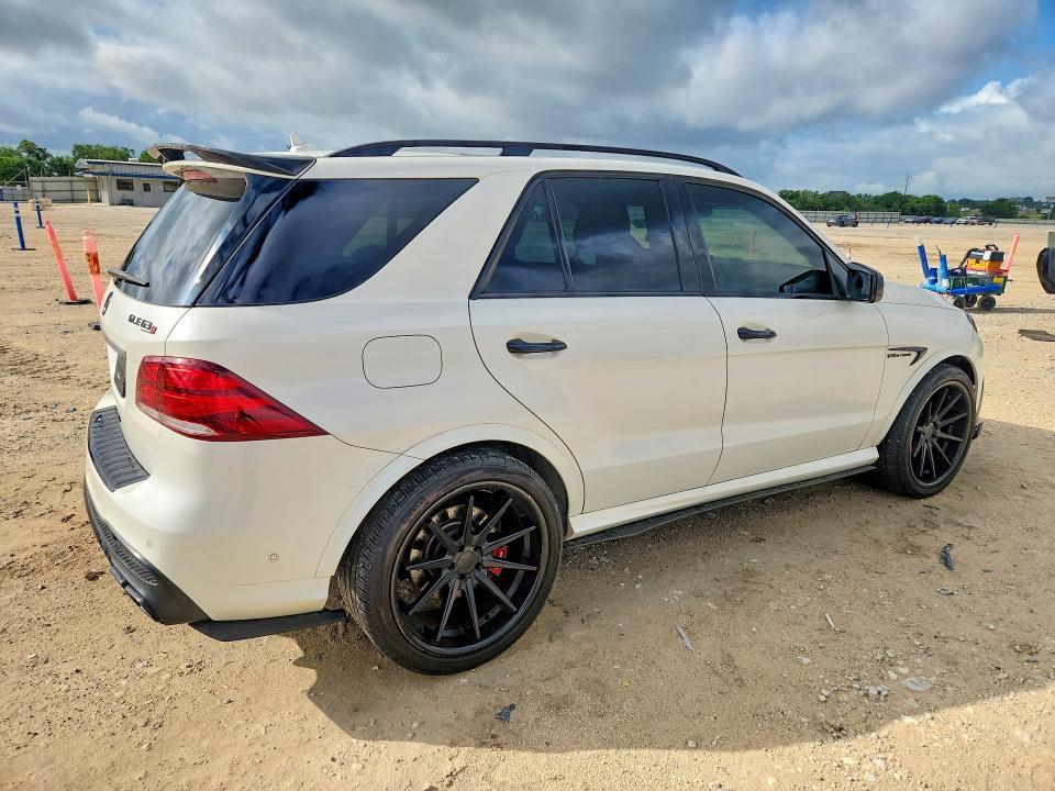 2016 MERCEDES-BENZ GLE 63 AMG-S 4MATIC — Фото 3 из 13