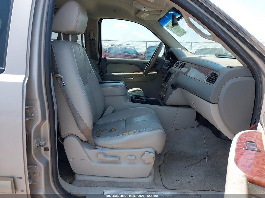 1GNFC16028J122807 2008 CHEVROLET SUBURBAN 1500 photo no. 5